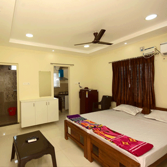 Dina Delavert Hotel Manager